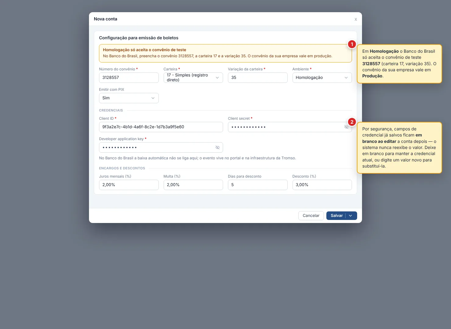 Seção Configuração para emissão de boletos aberta para o Banco do Brasil em Homologação: aviso permanente com o convênio de teste, campos Número do convênio, Carteira, Variação da carteira (obrigatória), Ambiente (Homologação) e Emitir com PIX (Sim). Aparecem ainda o separador Credenciais com Client ID, Client secret e Developer application key, a linha de que a baixa automática do Banco do Brasil não se liga neste cadastro e Encargos e descontos.
